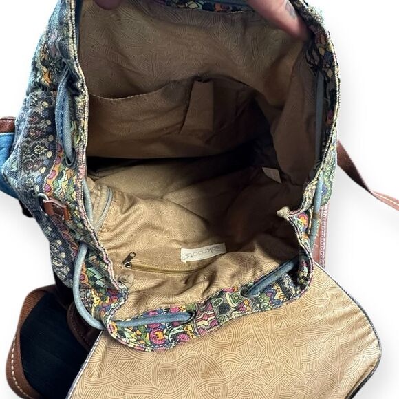 SAKROOTS Women’s Multicolor Charcoal One World Artist Circle Flap Backpack One S - Picture 6 of 8